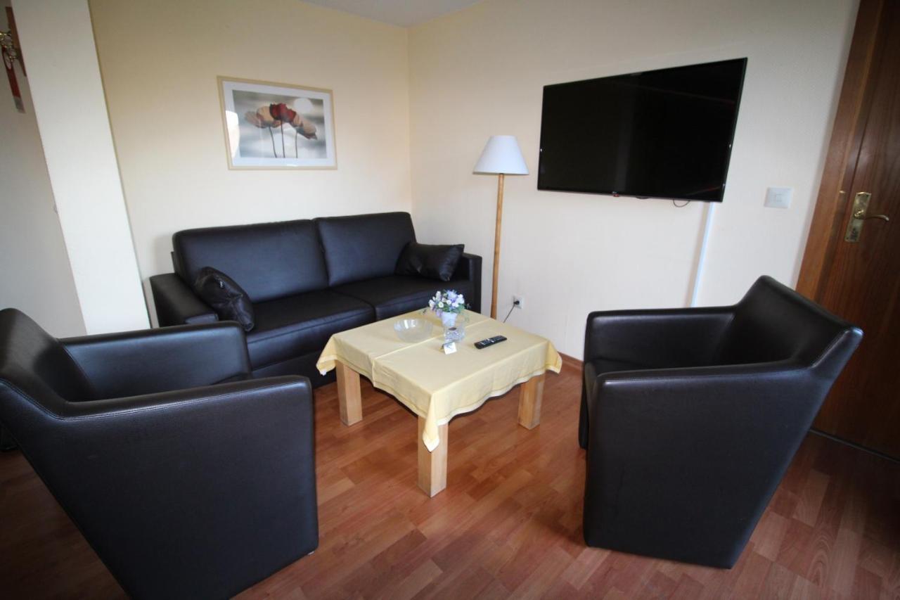 Hotel Garni Zur Post Utersum Екстер'єр фото