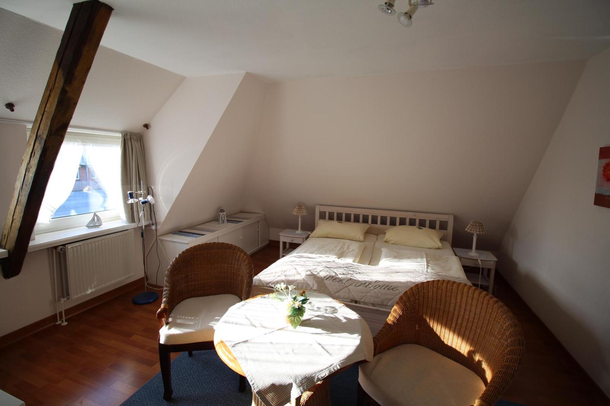 Hotel Garni Zur Post Utersum Екстер'єр фото